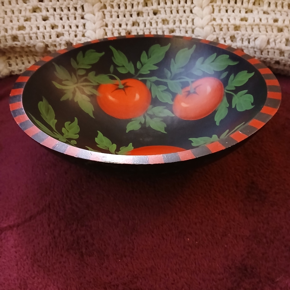VINTAGE SHERWOOD FOREST DESIGN 12" TOMATOE MAPLE WOOD SALAD  BOWL